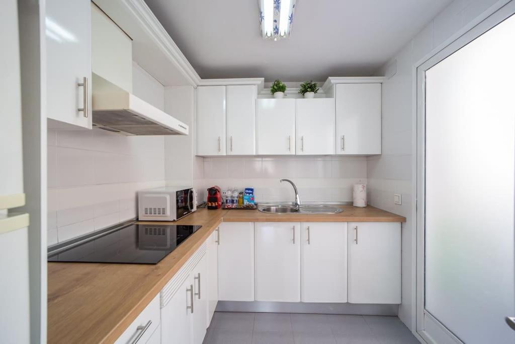 Central And Beautiful Apartment - Free Parking مالقة المظهر الخارجي الصورة