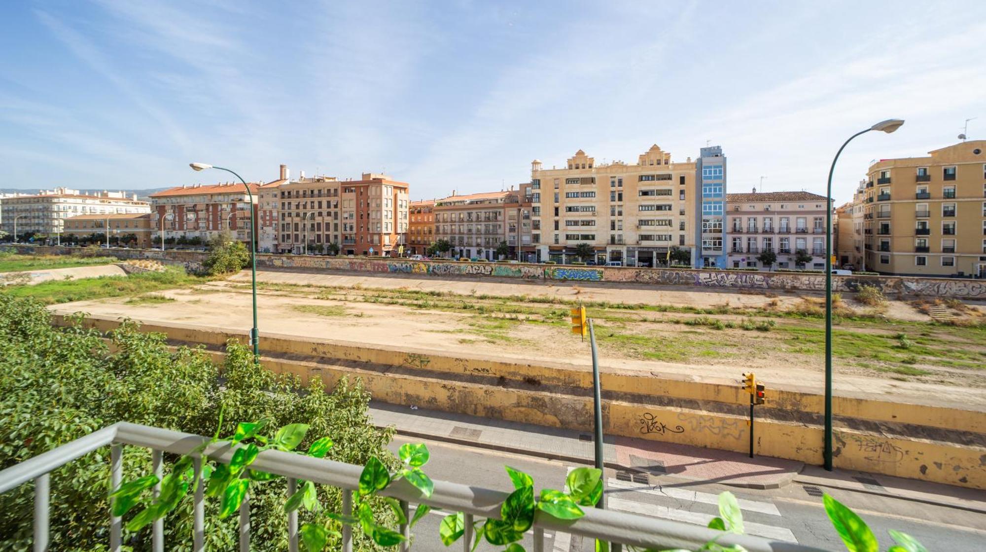 Central And Beautiful Apartment - Free Parking مالقة المظهر الخارجي الصورة